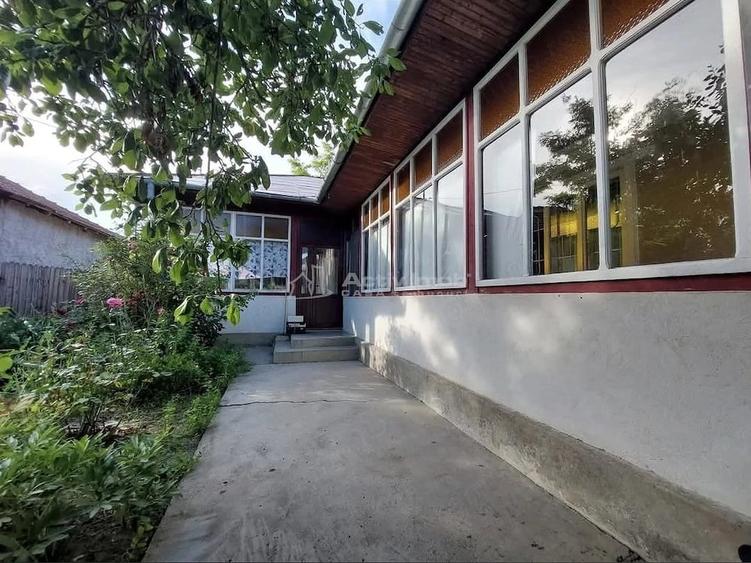 Casă cu 4 camere cu Teren 2621 Mp în Mihăilești