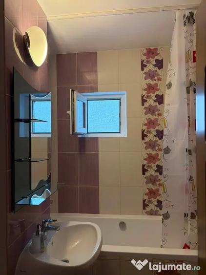 Apartament cu 3 camere decomandat în Metalurgie