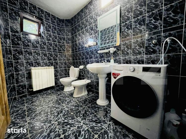 Casă cu 5 camere cu Canalizare în Central