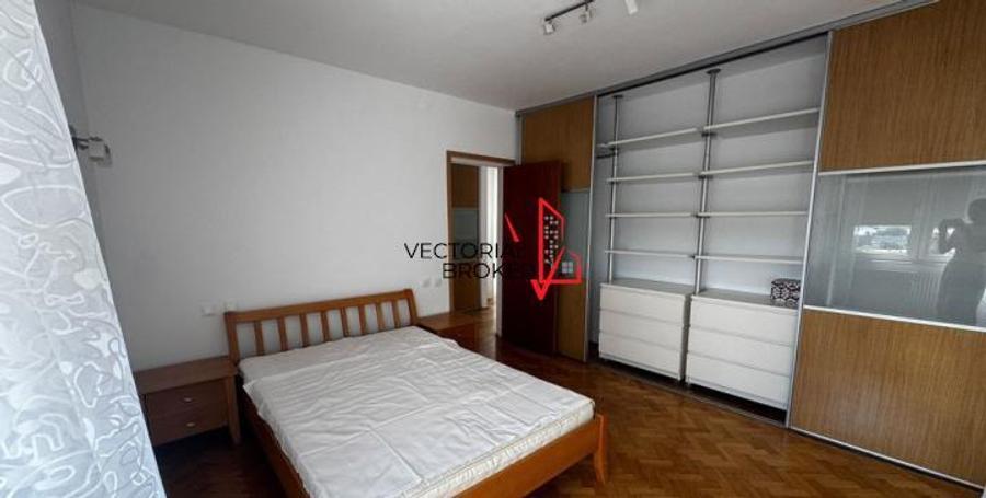 Apartament cu 3 camere decomandat în Vatra Luminoasă