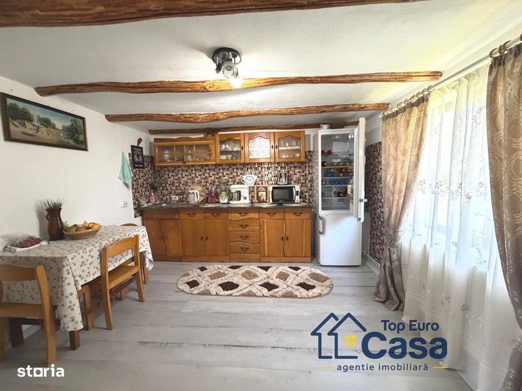 Casă cu 4 camere cu Teren 1257 Mp în Stâlpeni