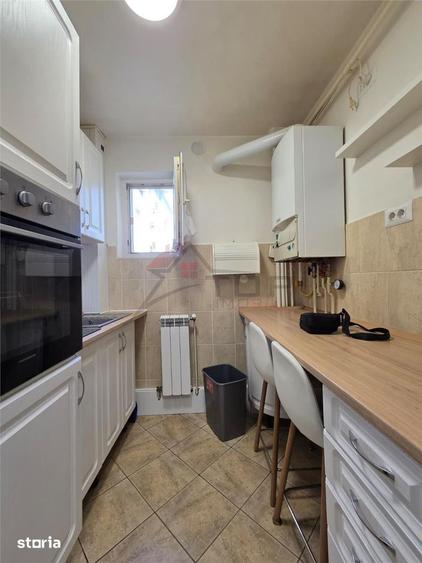 Apartament cu 2 camere semidecomandat în Podu Roș