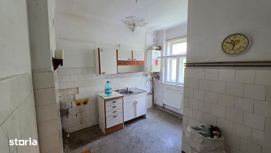 Apartament cu 4 camere în Sub Arini