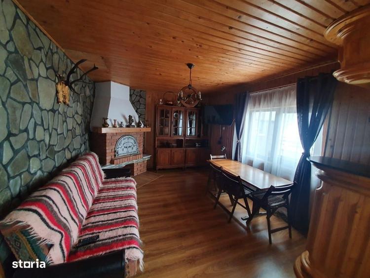 Casă cu 4 camere în Vama