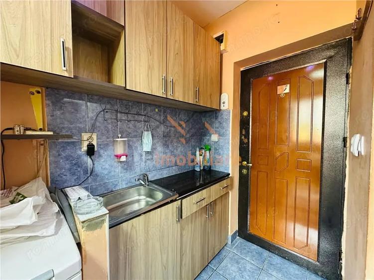 GARSONIERA , ETAJ 3, ZONA ROGERIUS, STRADA ALUMINEI - 3