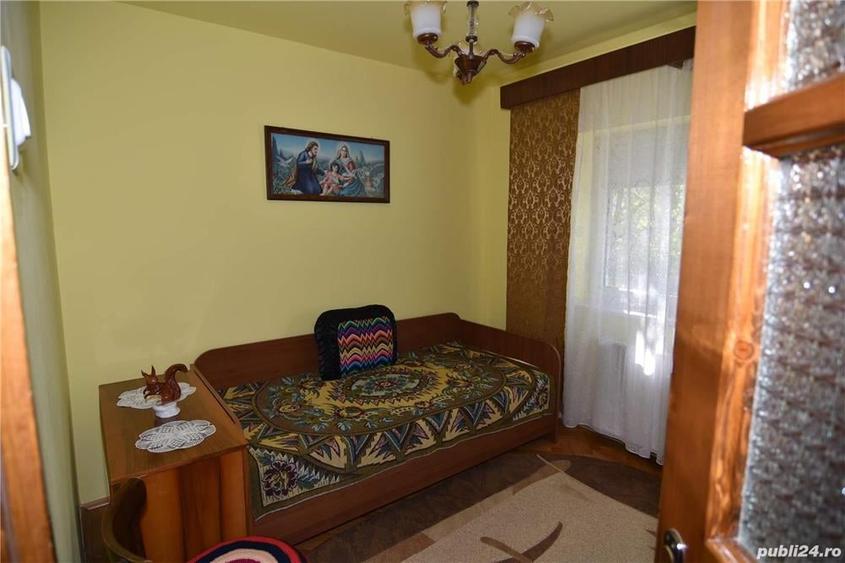 Apartament cu 3 camere decomandat în Buziaș