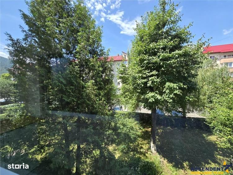 Apartament cu 3 camere decomandat în Noua