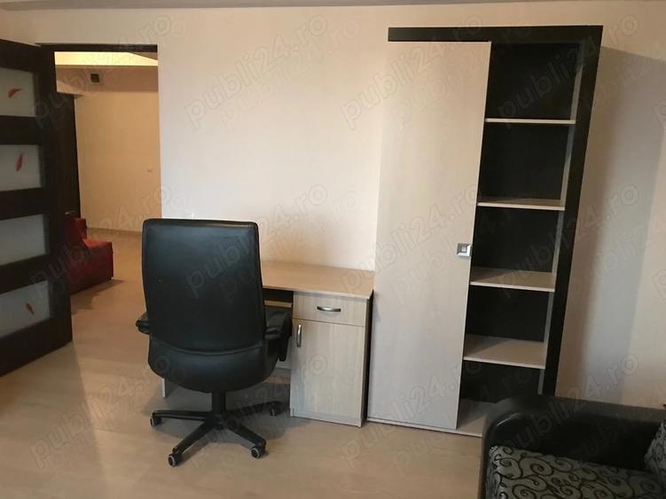 Apartament cu 3 camere decomandat în Republicii