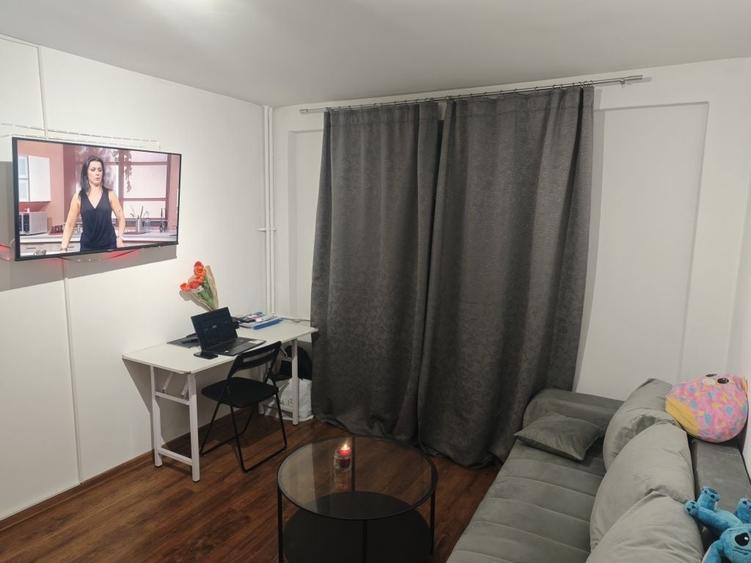 Apartament cu 2 camere decomandat în Dobroești