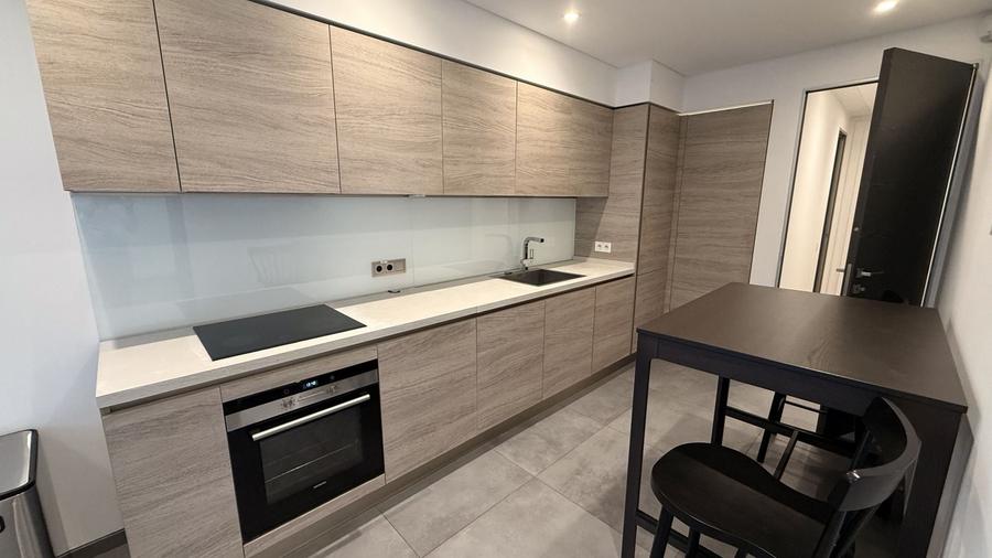 Apartament cu 3 camere decomandat în Primăverii