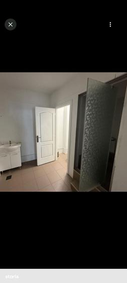 Spațiu comercial, de 90 mp, în Vitan