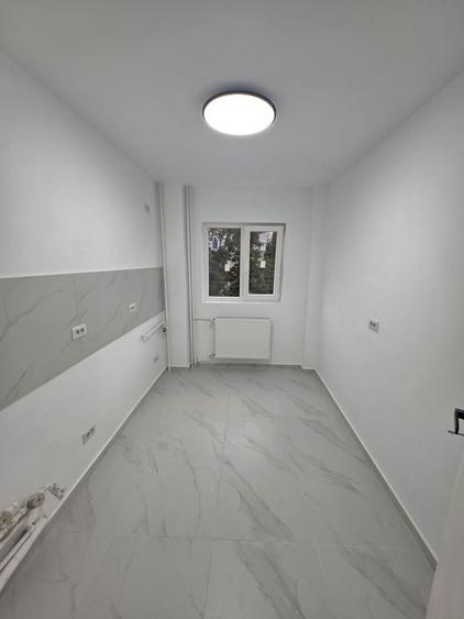 Apartament cu 2 camere decomandat în Crângași