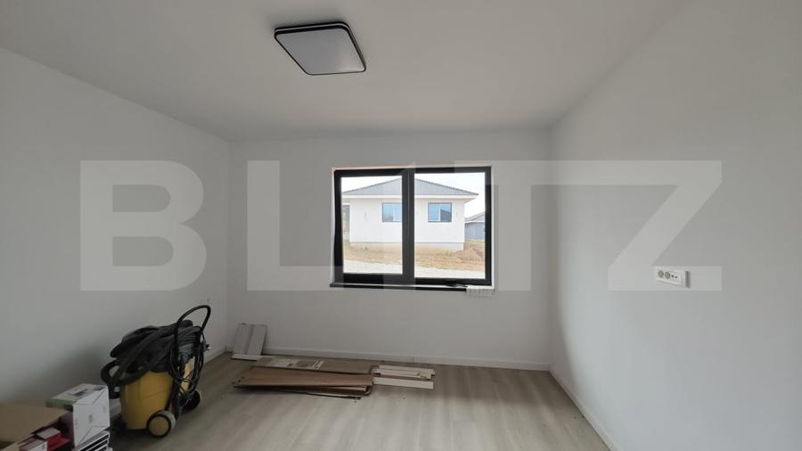 Casă individuală cu 4 camere cu Teren 500 Mp în Paleu