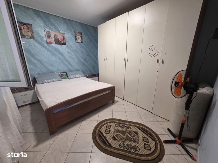 Casă cu 4 camere în Brăilița