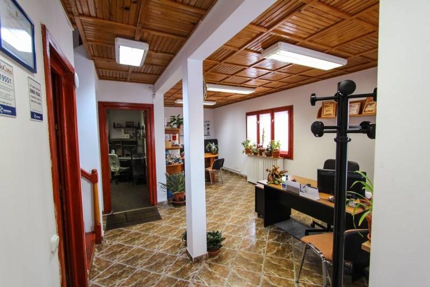 Casă individuală cu 5 camere cu Teren 300 Mp în Banu Manta