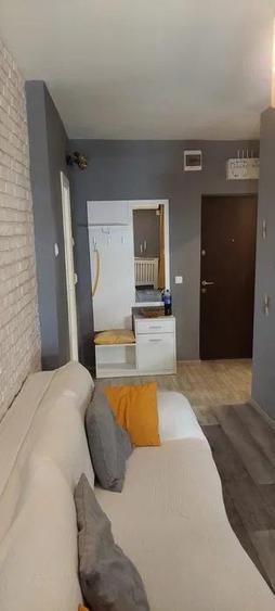 Garsonieră decomandată, mobilată în Cug