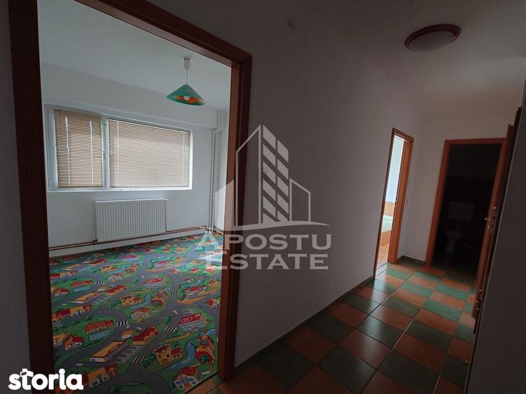 Apartament cu 3 camere, mobilat în Circumvalațiunii