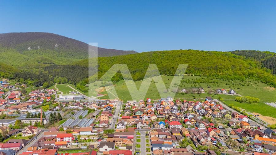 Casă individuală cu 3 camere cu Canalizare în Codlea