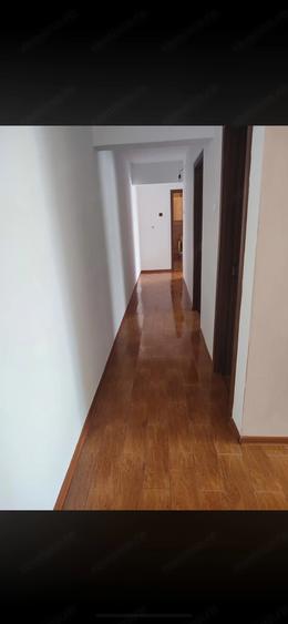 Apartament cu 3 camere decomandat în Exterior Vest
