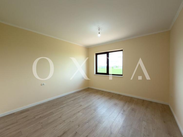 Duplex cu 5 camere cu Canalizare în Dumbrăvița
