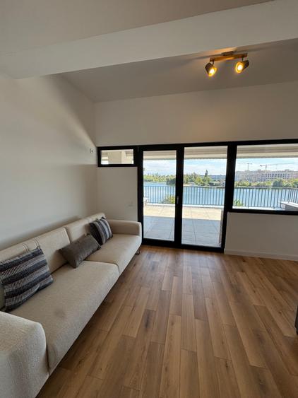 Apartament cu 3 camere decomandat în Sisești
