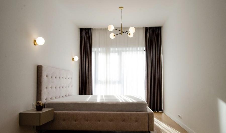 Apartament cu 4 camere decomandat, mobilat în Barbu Văcărescu
