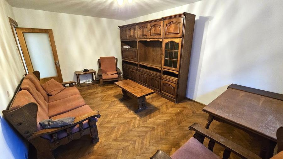 Apartament cu 3 camere decomandat, mobilat în Aviației