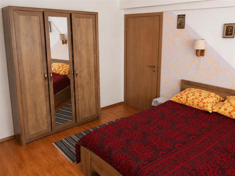 Apartament cu 3 camere decomandat în Terezian