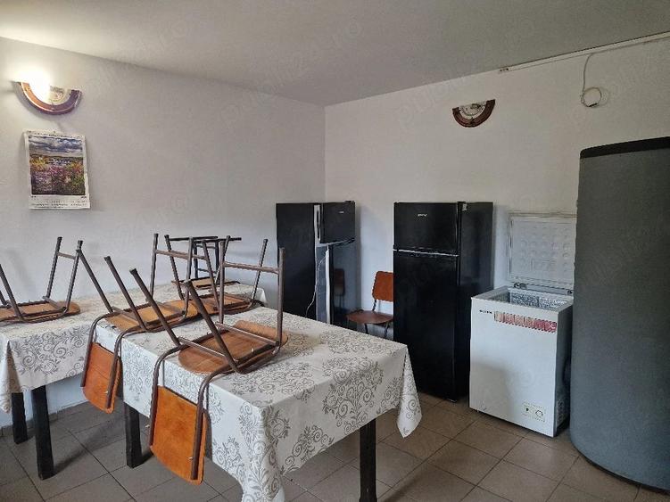Casă cu 10 camere cu Teren 300 Mp în Central