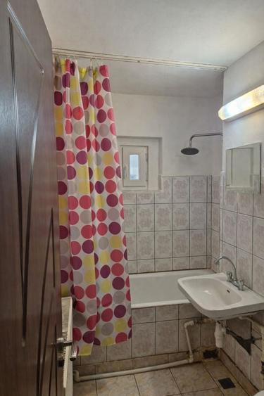 Apartament cu 2 camere semidecomandat în Steaua
