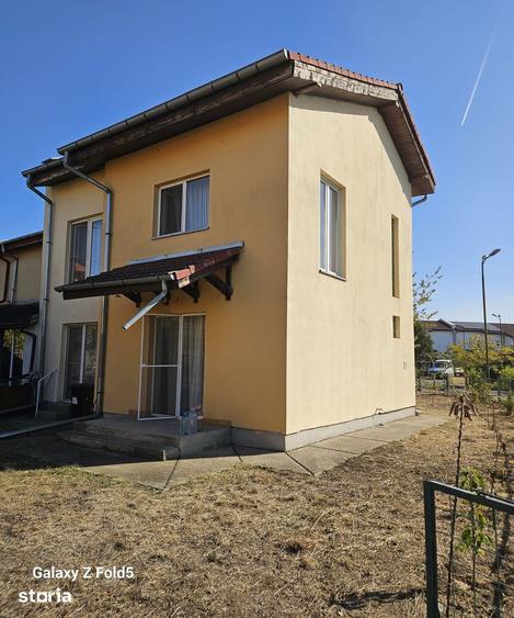 Casă cu 4 camere decomandat cu Teren 300 Mp în Europa