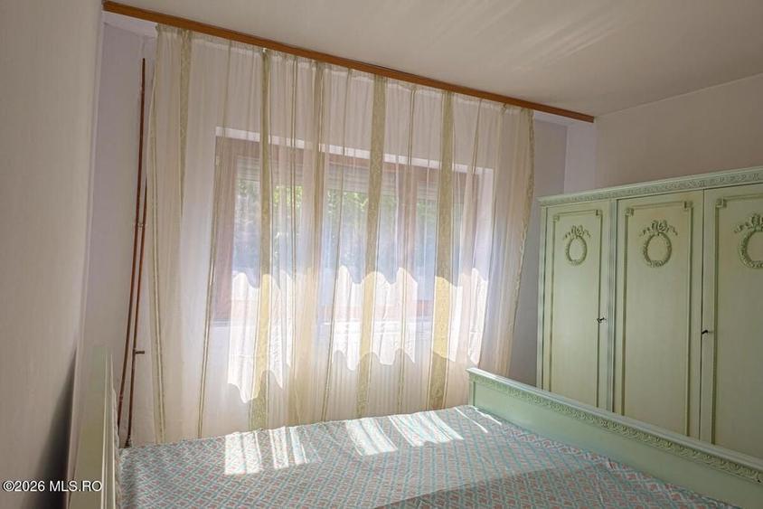 Apartament cu 3 camere decomandat în Soarelui