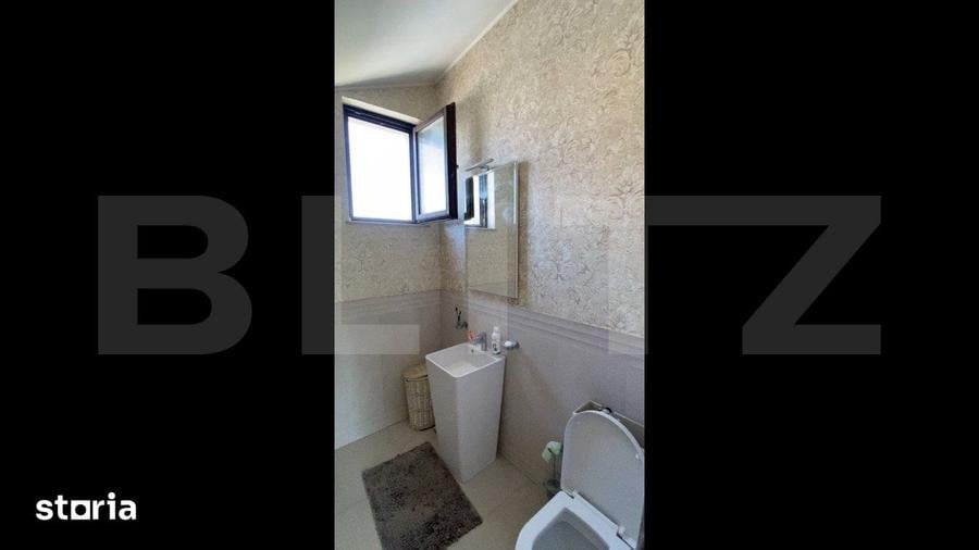 Casă cu 5 camere cu Teren 370 Mp în George Enescu