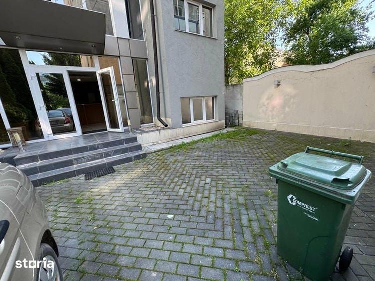 Spațiu comercial, de 310 mp, în Central