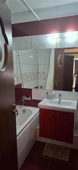 Apartament cu 2 camere decomandat în Tei