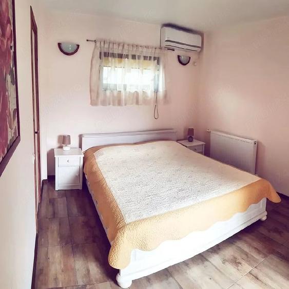 Casă cu 8 camere cu Teren 466 Mp în Central