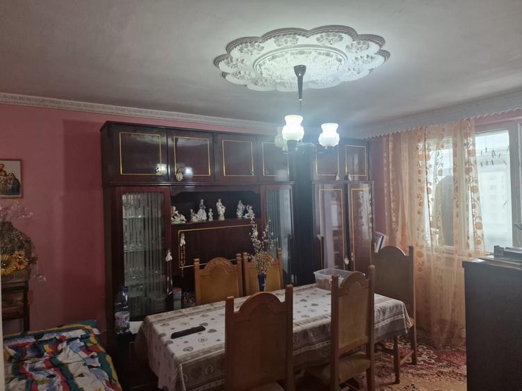 Apartament cu 2 camere decomandat în Precista