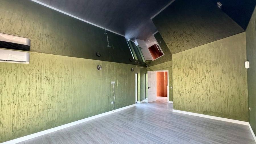 Casă individuală cu 4 camere cu Piscina în Tunari