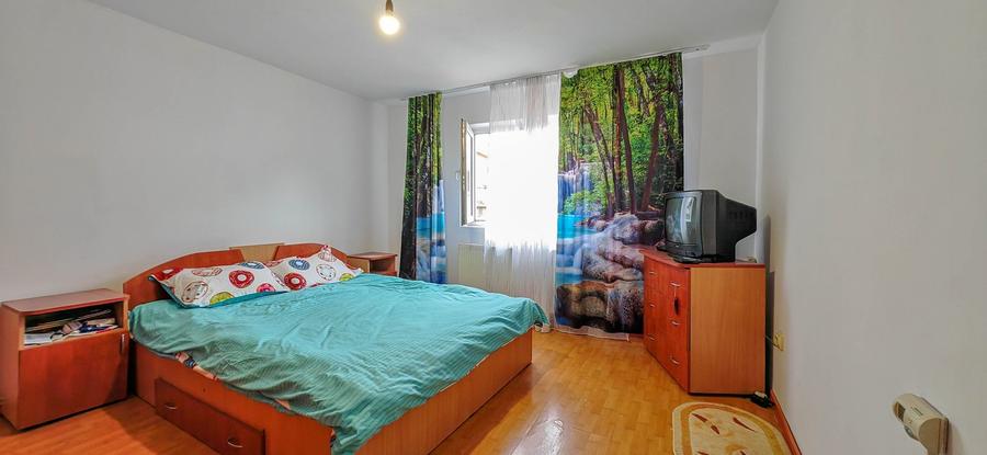 Casă individuală cu 3 camere cu Teren 200 Mp în Alexandriei