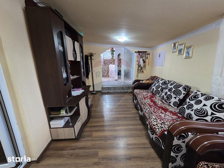 Casă cu 3 camere cu Teren 1000 Mp în Țifești
