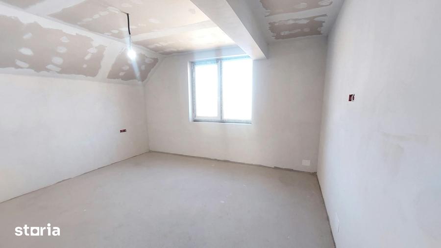Casă cu 5 camere cu Teren 1000 Mp în Baciu