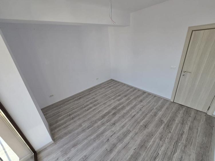 Apartament cu 2 camere decomandat în Girocului