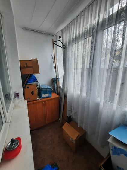 Apartament cu 3 camere semidecomandat în Dărmănești