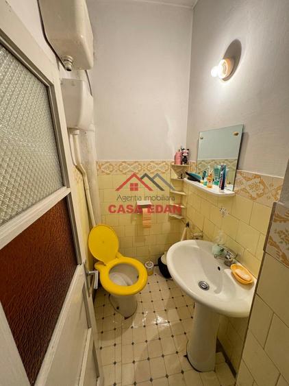 Casă individuală cu 9 camere cu Teren 561 Mp în Câmpina