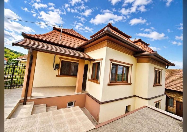 Casă cu 3 camere în Ciumbrud