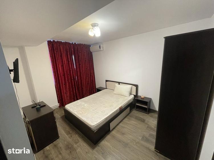 Apartament cu 3 camere în Craiovița Nouă