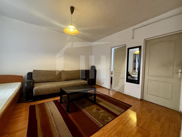 Apartament cu 2 camere semidecomandat, mobilat în Central