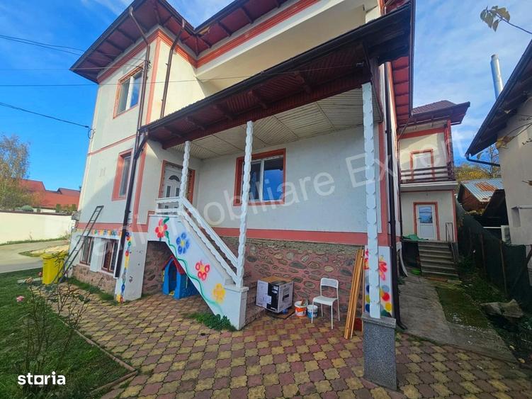 Casă cu 4 camere în Central