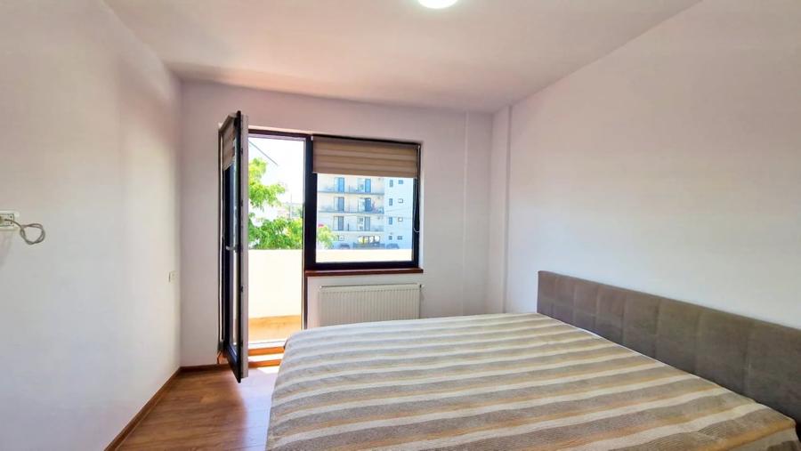 Apartament cu 3 camere decomandat, mobilat în Mamaia-Sat