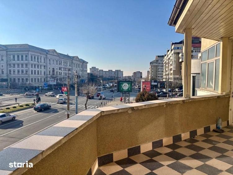 Apartament cu 3 camere decomandat în Calea București